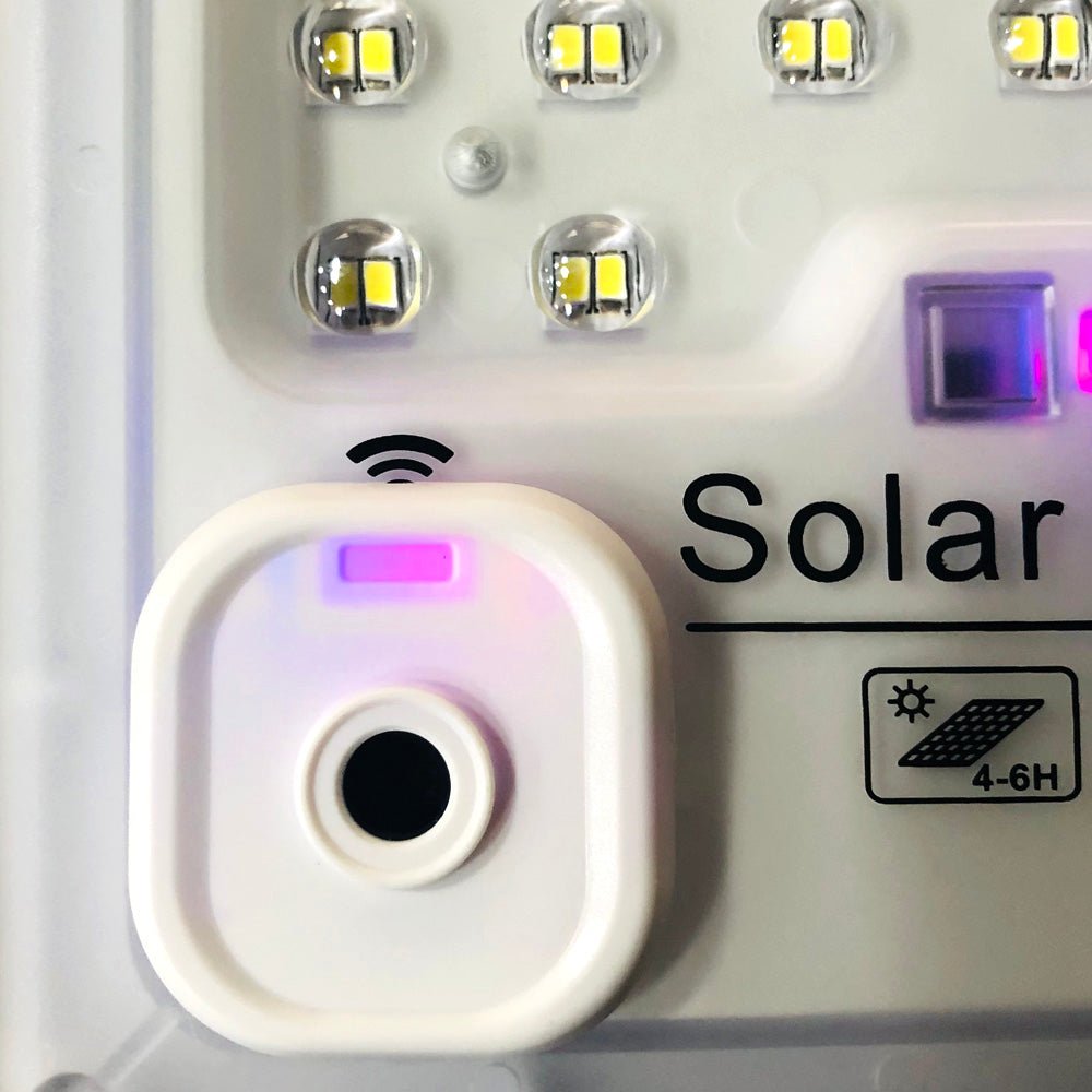 Camara Wifi Con Foco Solar 200w Incorporado + Control Remoto
